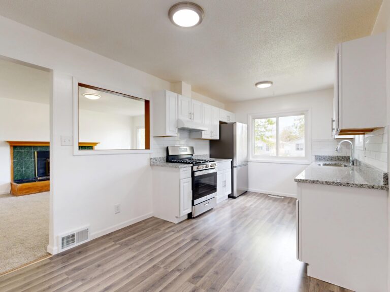 What Drives Kitchen Remodeling Costs: A Decision Guide